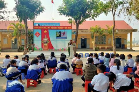 Ngày 21/3/2023, Công an phường Ngô Mây tổ chức tuyên truyền về tác hại của thuốc lá điện tử tại Trường Tiểu học Lê Văn Tám,phường Ngô Mây, thành phố Kon Tum